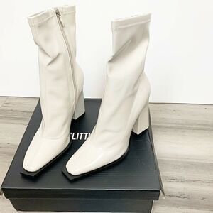 NIB Pretty Little Thing Patent Ankle Boots 5